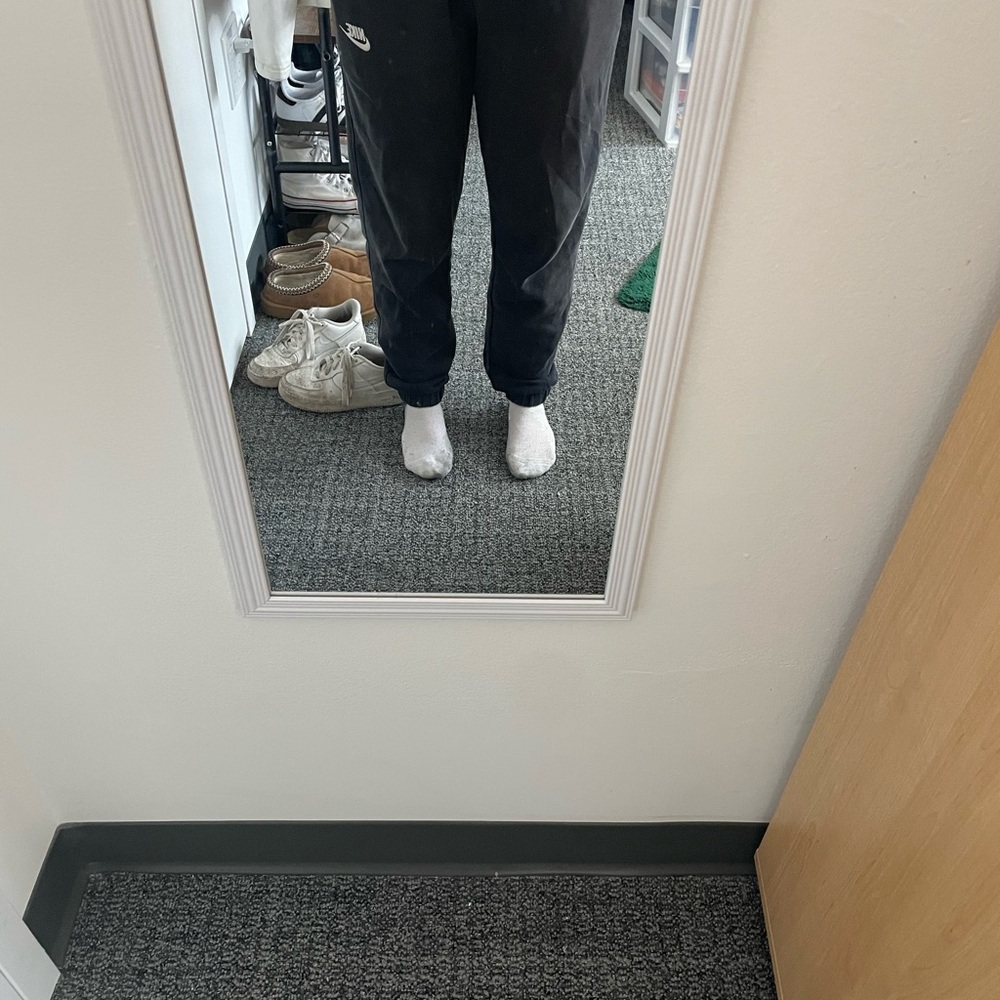Nike mens cuffed sweatpants